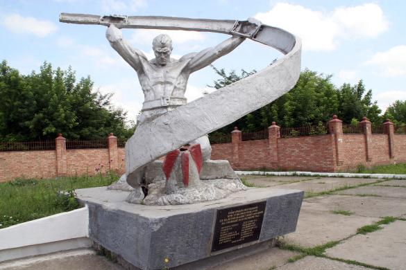 Памятник погибшим пожарным в Грозном. Фото: ru.wikipedia.org
