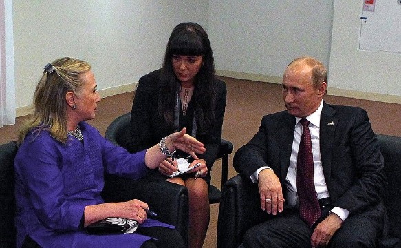 Хиллари Клинтон и Владимир Путин. Фото: kremlin.ru