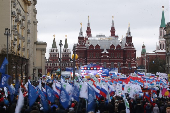 Более 80 тысяч москвичей вышли на праздничный митинг