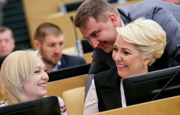 Ольга Тимофеева и Ирина Гусева. Фото: duma.gov.ru