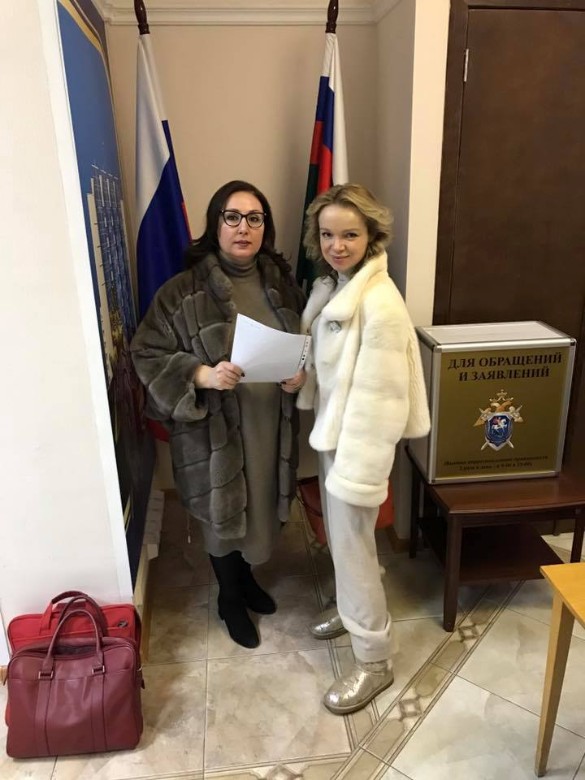 Виталина и адвокат Лариса Широкова. Фото: facebook.com/vitalina.romanovskaya.