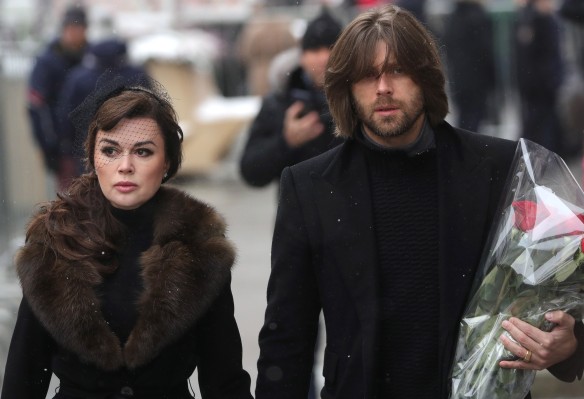 Анастасия Заворотнюк с мужем. Фото: Сергей Бобылев/ТАСС