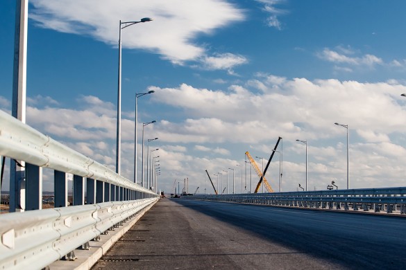 Первые поезда поедут по Крымскому мосту в конце 2019 года. Фото: most.life
