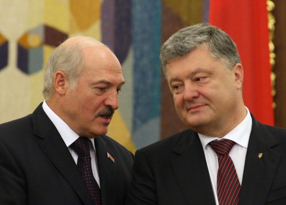 Александр Лукашенко и Петр Порошенко. Фото: www.globallookpress.com