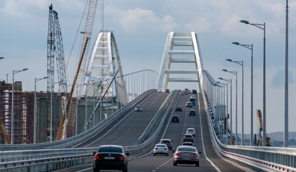 Скоро по Крымскому мосту поедут поезда. Фото: most.life