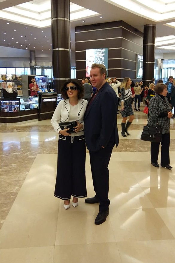 Диана Гурцкая с мужем<div class=