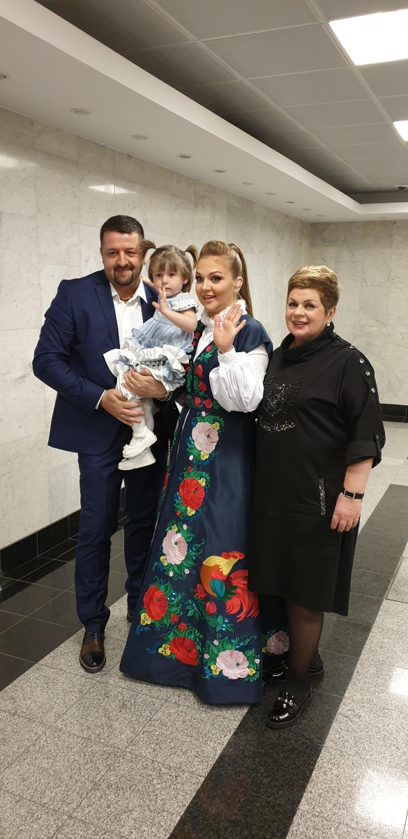 Марина Девятова с cемьей. Фото: пресс-служба.