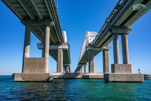 Сейчас Крымский мост не достроен полностью. Фото: most.life