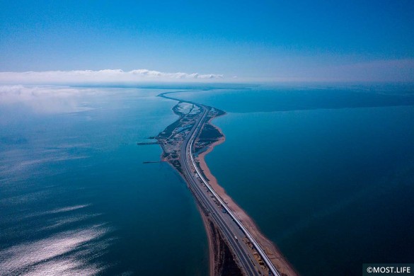 Что случилось на крымском мосту. Смотреть фото Что случилось на крымском мосту. Смотреть картинку Что случилось на крымском мосту. Картинка про Что случилось на крымском мосту. Фото Что случилось на крымском мосту