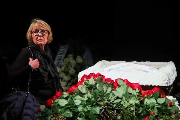 Захаров похоронен. Волчек на похоронах марка Захарова.