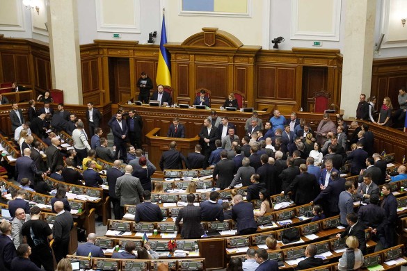 Депутаты от партии Зеленского в Раде помогают людям Порошенко. Украина; новости; 2019Фото: www.globallookpress.com