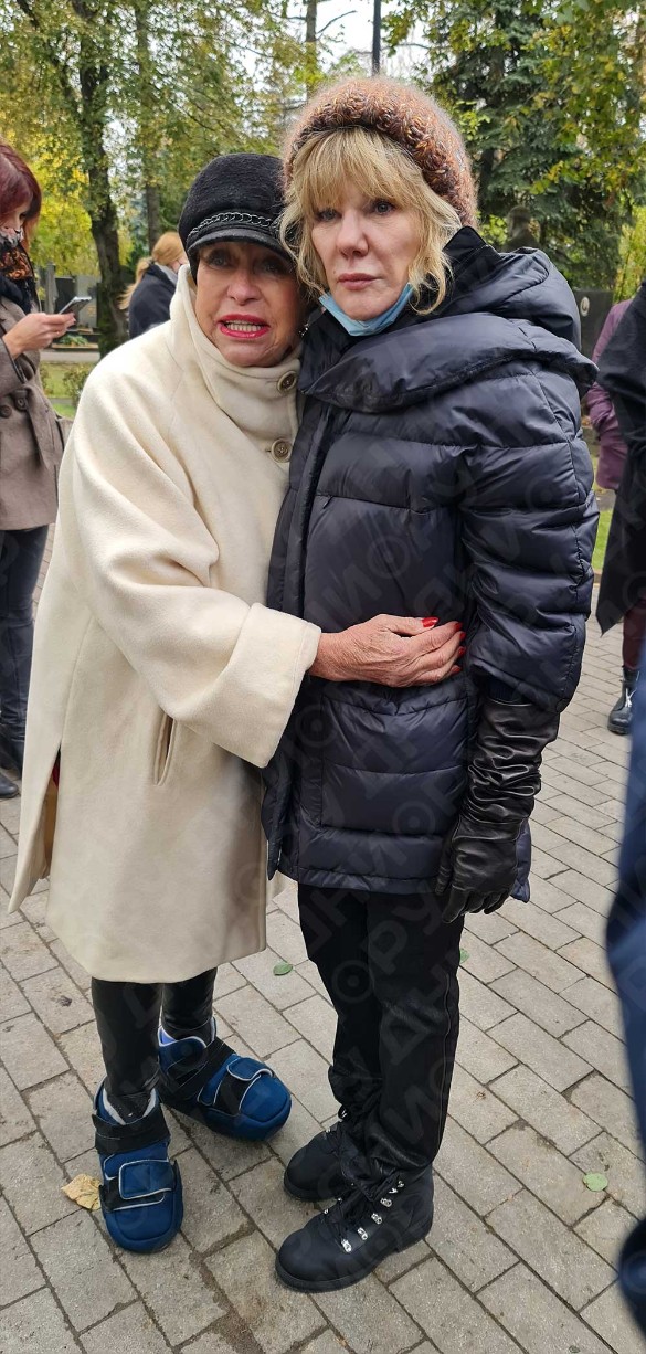 "Давайте! Я не откажусь! Хочу в Париж и Турцию!": вдова Караченцова о планах на пенсию в 150 тысяч