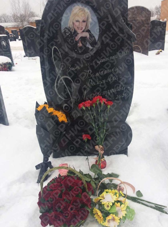 Скандал: открытие памятника Легкоступовой едва не закончилось мордобоем прямо на кладбище