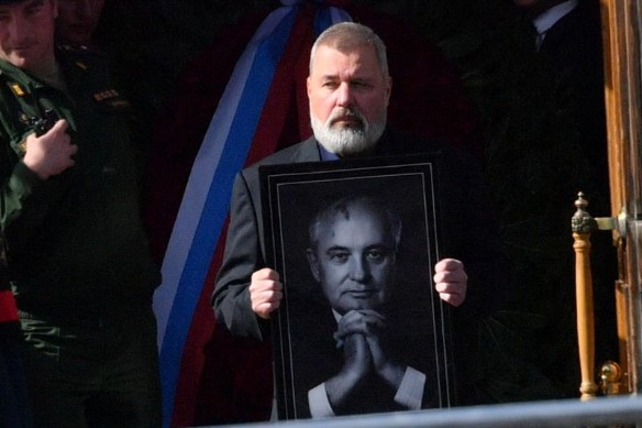 Что убитая горем дочь положила в шикарный гроб Михаила Горбачева 