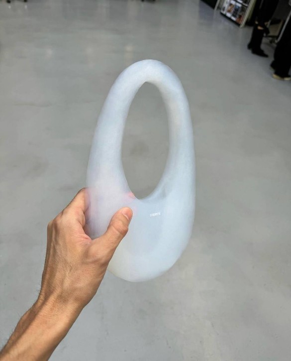 Сумка бренда Coprni. Фото, соцсети / @coperni