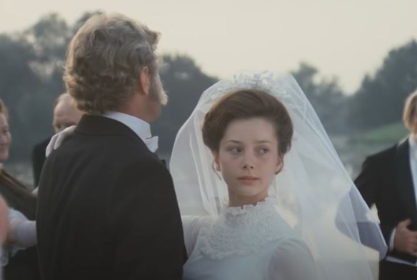 Галина Беляева. Кадр из фильма "Мой ласковый и нежный зверь" (1978)