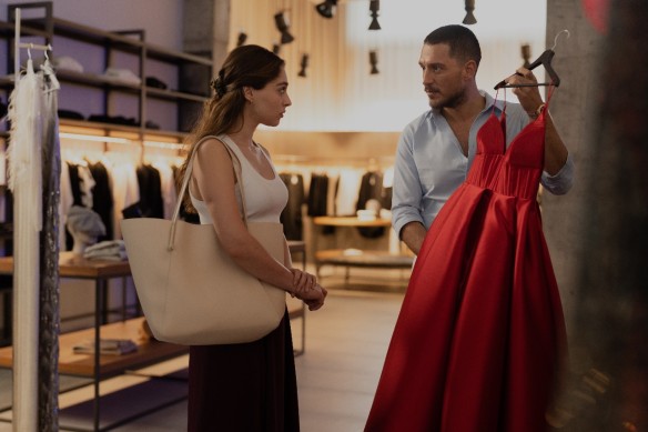 Кадр из сериала – Инджила (Джемре Байсел) и Мете (Ураз Каигылароглу). Фото: пресс-служба