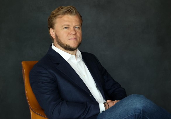 Денис Морозов: семьянин, благотворитель, спортсмен