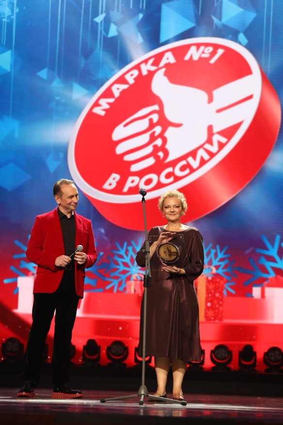 Виктория Фролова, директор по стратегическому маркетингу "Кухня без границ", Александр Шалунов. Фото: пресс-служба