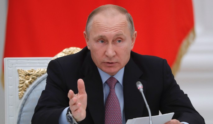 Путин сделал странный жест во время речи Мизулиной