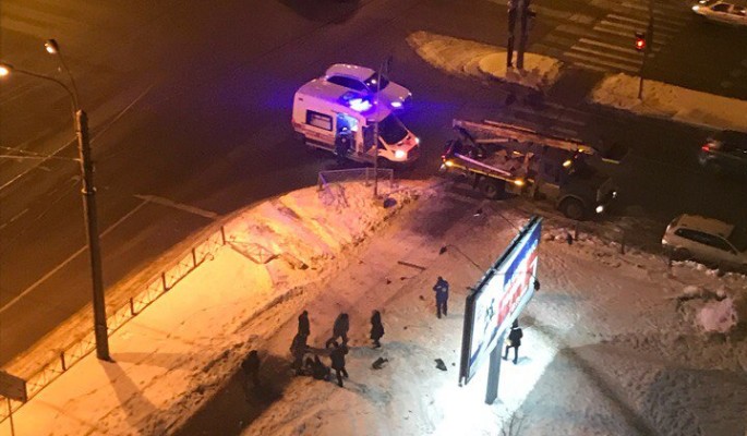 В Петербурге сбившего ребенка водителя поколотили прохожие