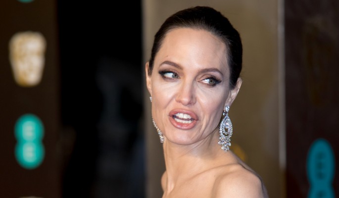 У Джоли случился припадок из-за красавицы-архитектора Питта