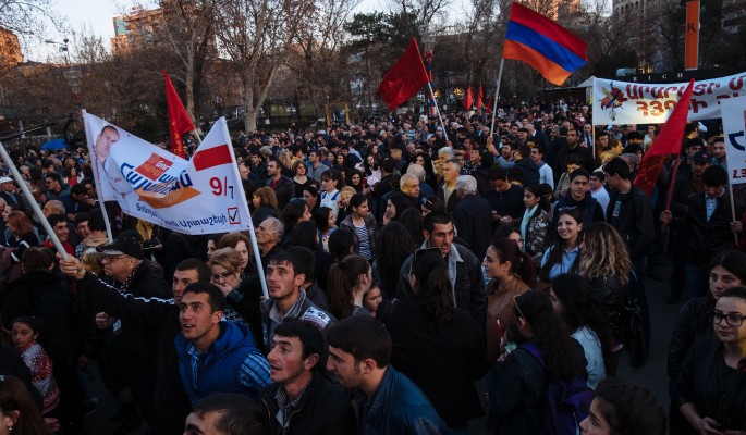 Протестующие погрузили Армению в хаос
