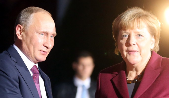 Меркель собралась в Россию лебезить перед Путиным