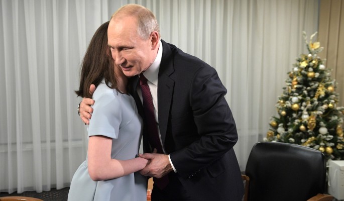 «Обняться с президентом»: Путин исполнил мечту слепой девочки