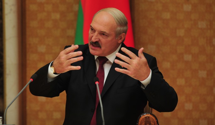 Лукашенко оправдался за «телок» и «мерседесы»