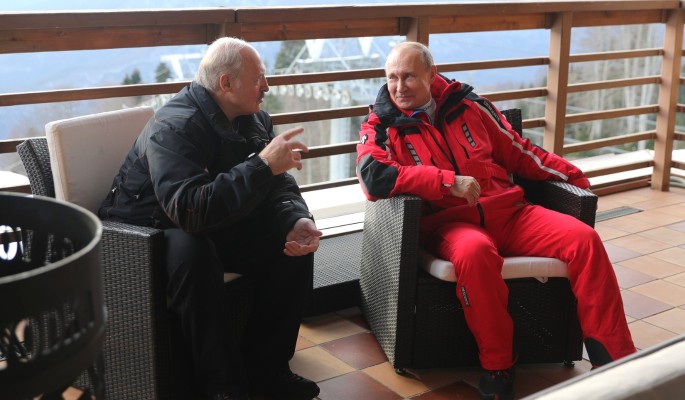 Лукашенко возмутил странным поведением на встрече с Путиным