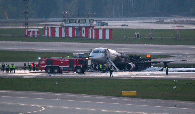 В самолет ударила молния: шокирующие подробности катастрофы в аэропорту Шереметьево