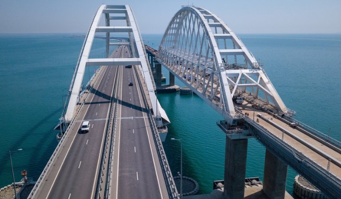 «Опасность взрыва»: Работу МЧС на Крымском мосту сняли на видео