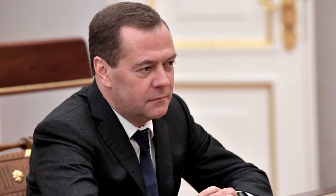 Дмитрий Медведев принял неожиданный подарок