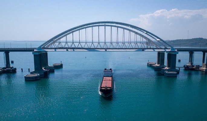 Брошен и забыт: будущее Крымского моста возмутило россиян