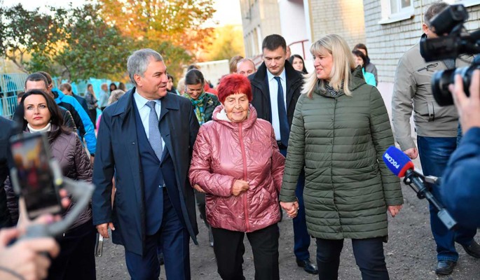 Володин обсудил проект реконструкции школы №84 в Саратове