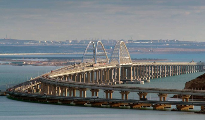 "Цены снизьте": люди взвыли от стоимости проезда по Крымскому мосту