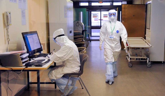 "Вряд ли помогут": меры против коронавируса в России признаны неэффективными 
