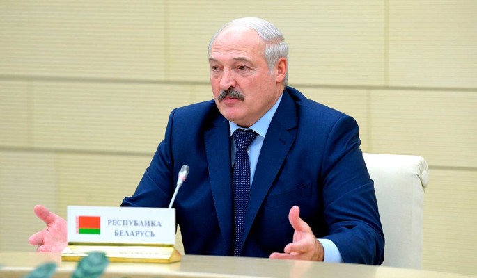 Эксперт: Путин больше не может поддерживать Лукашенко
