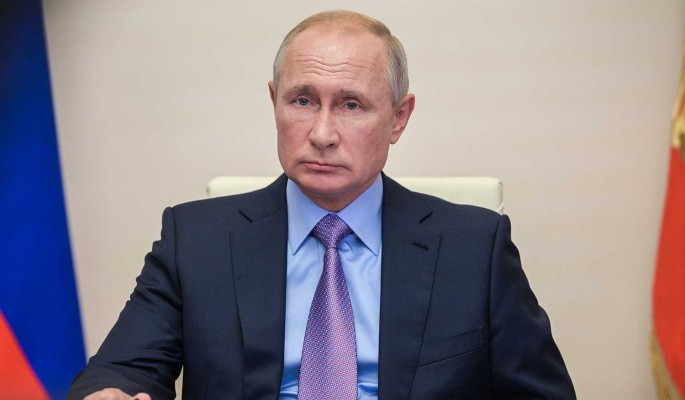 Путин объявил о переносе "Бессмертного полка"