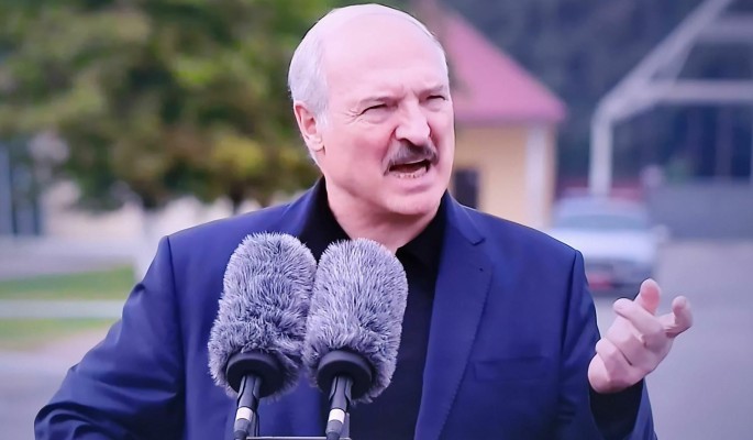 Политолог: Лукашенко придется заплатить суровую цену за помощь Москвы 
