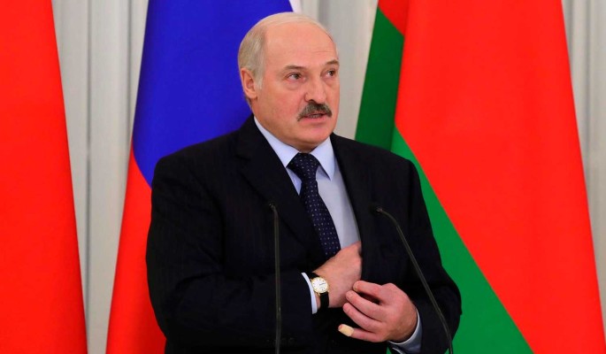 Политолог: Лукашенко попал в полную зависимость от Путина