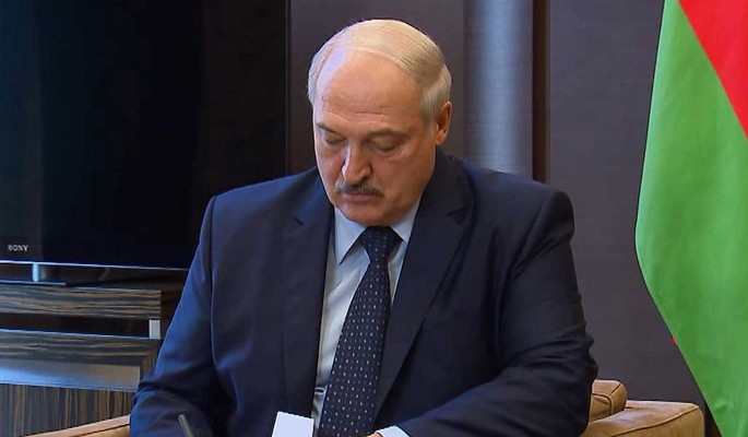 Путин в Сочи потребовал от Лукашенко досрочной отставки – эксперт