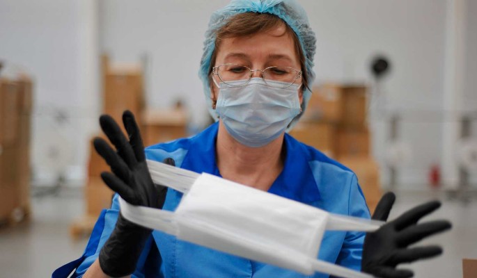 Медицинские маски от коронавируса: эффективность и правила ношения