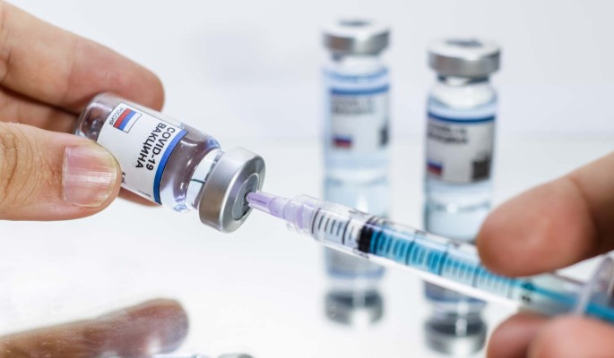 Испытания российской вакцины от коронавируса "Спутник V" начнутся в Индии 