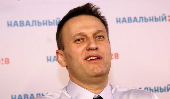 Спектакль и провокация: МИД и МВД прокомментировали ситуацию вокруг Навального