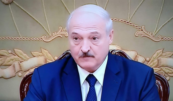 Разместили снайперов без патронов: белорусы смеются над опозоренным в метро Лукашенко