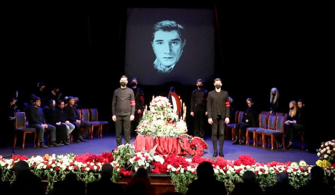 Положат у забора: вскрылись шокирующие детали похорон Джигарханяна