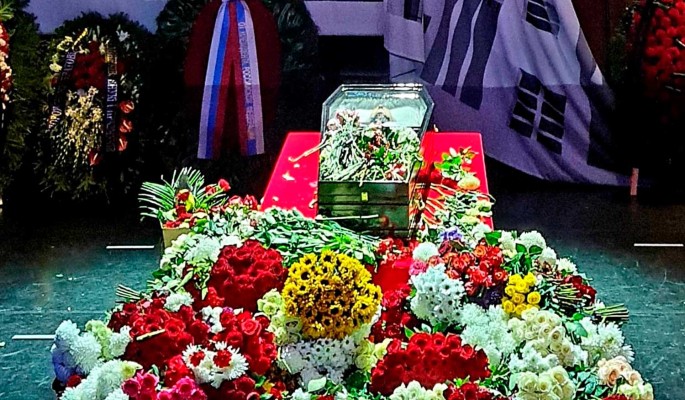 Семейный склеп Виктюка во Львове утонул сразу после похорон