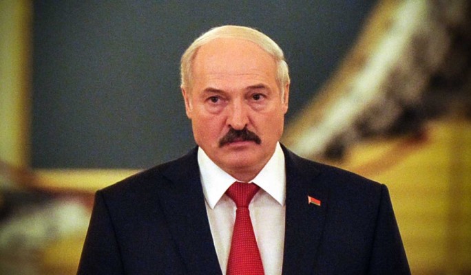 Белорусские чиновники служат Лукашенко из-за страха – эксперт Марголин